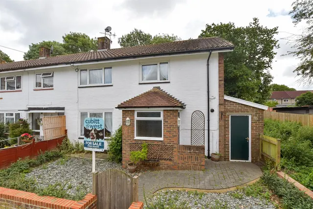 Latimer Close, Crawley, RH11, photo 1