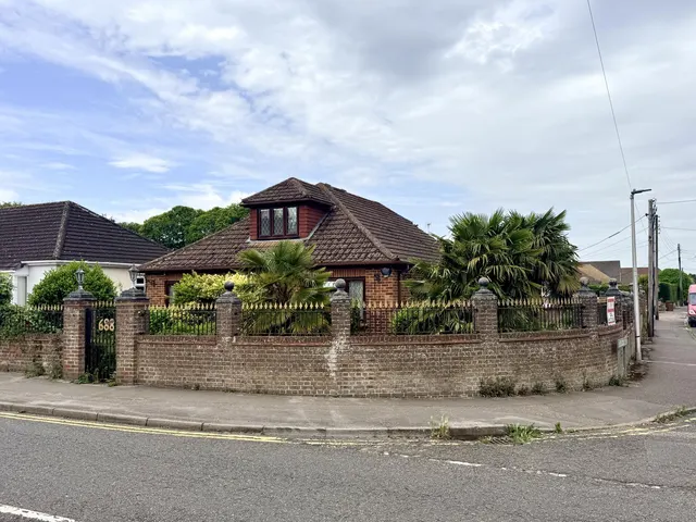 Maidstone Road, Wigmore, ME8, photo 1
