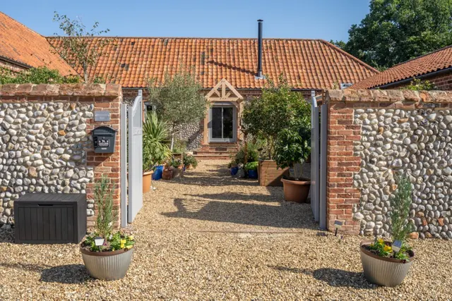 New Road, Bessingham, NR11, photo 1