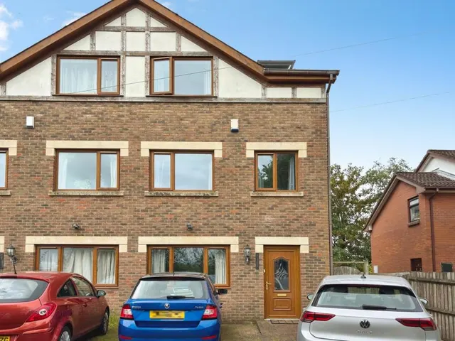 Highfield Road, Heath, CF14, photo 1
