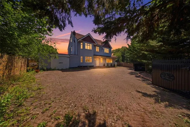 Brighton Road, Lower Kingswood, KT20, photo 2