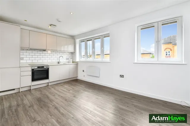 Hutton Grove, North Finchley, N12, photo 2