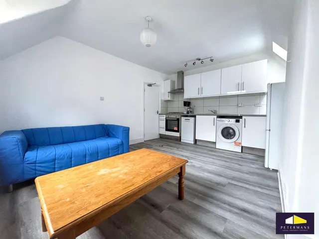 Romola Road, London, SE24, photo 1