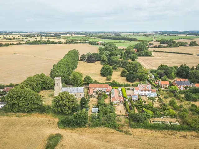 Exceptional Semi-Detached Barn Conver, photo 1