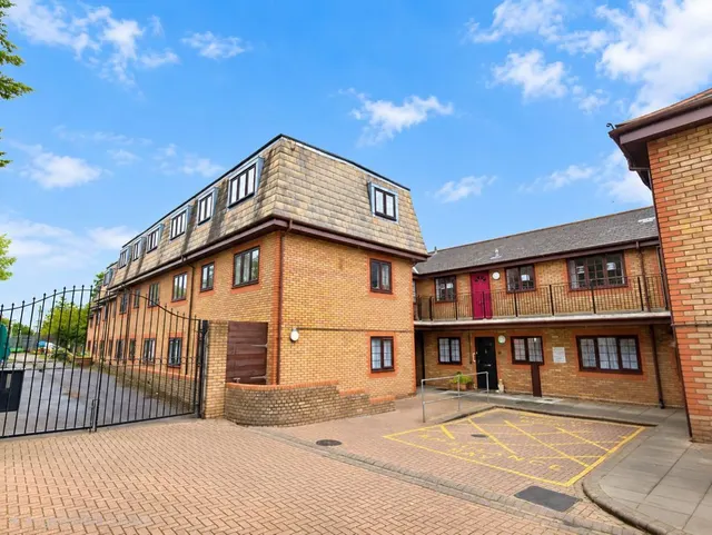 Southend House Footscray Road, London, SE9, photo 1
