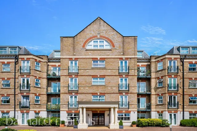 The Vale, London, photo 1