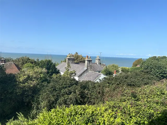 Cambria Road, Old Colwyn, LL29, photo 2