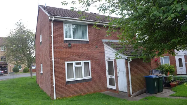 Hurn Way, Aldermans Green, CV6, photo 1