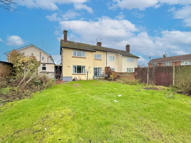 Photo 2 — Drovers Way, Dunstable LU6 1AL