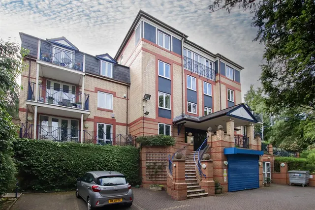Racefield Road, Altrincham, WA14, photo 1