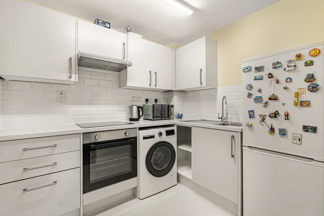 Adams Way, Alton, GU34, photo 3