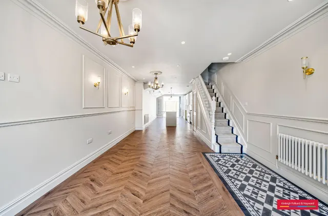 Brunswick Crescent, London, N11, photo 2
