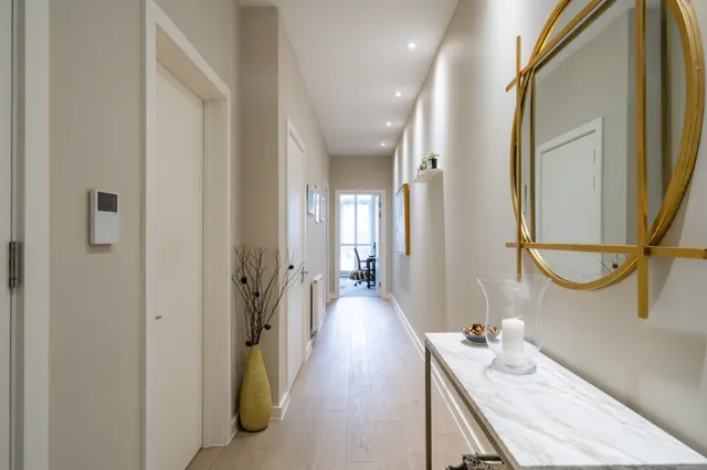 Photo 2 — 10 Chatfield Road, London, SW11