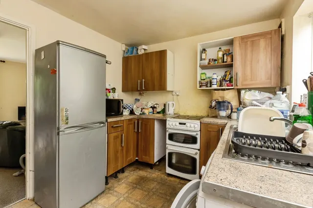 Allington Avenue, Nottingham, NG7, photo 2