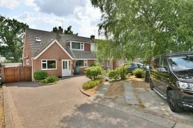 Cutlers Place, Colehill, BH21, photo 1