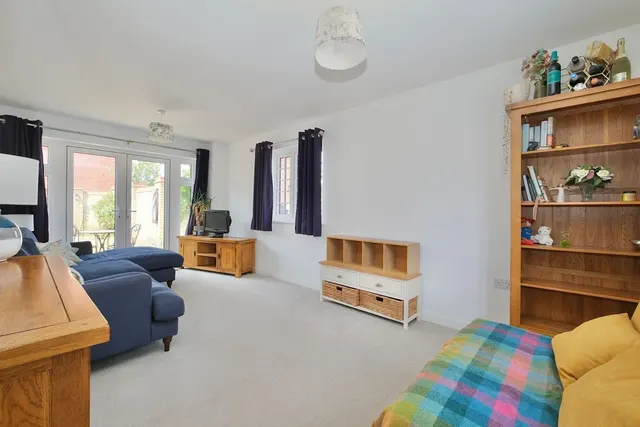 Lesley Way, Brampton, PE28, photo 3