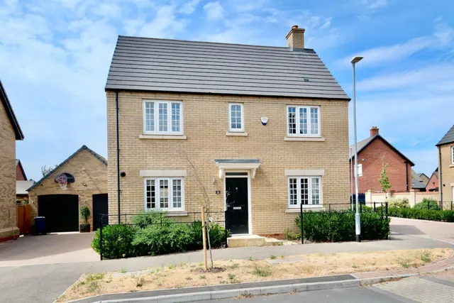 Lesley Way, Brampton, PE28, photo 1