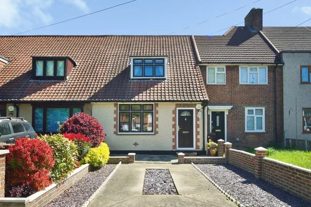 Valence Avenue, Dagenham, Essex, RM8, photo 1