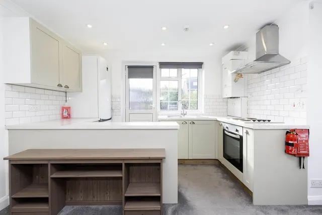 Stanley Gardens, London, NW2, photo 2