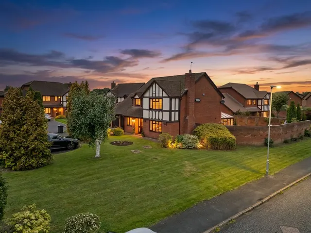 Tilman Close, Great Sankey, WA5, photo 1
