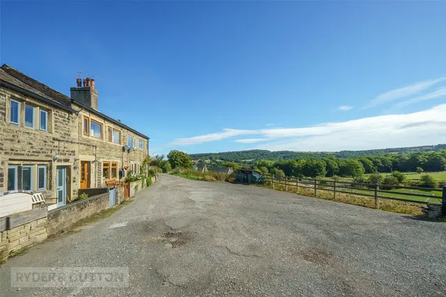 Upper Hagg, Thongsbridge, HD9, photo 1