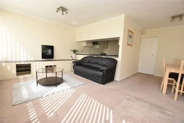 Ingledew Court, Leeds, LS17, photo 3