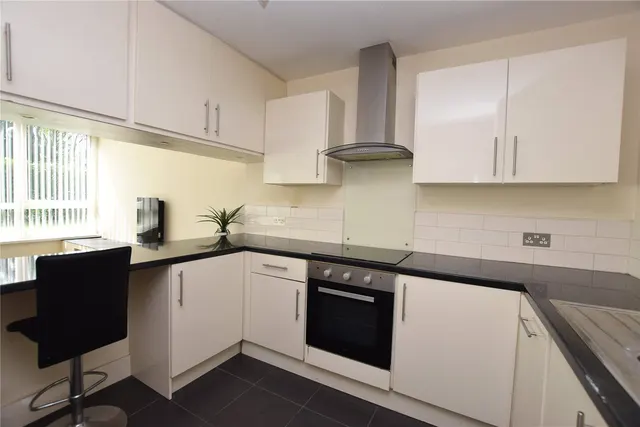 Ingledew Court, Leeds, LS17, photo 1