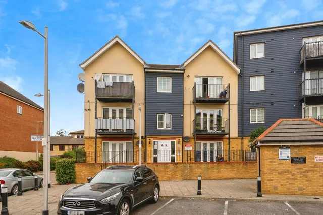 Blackthorn Road, Ilford, IG1, photo 1