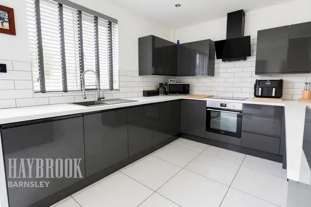 South Road, Dodworth, photo 2