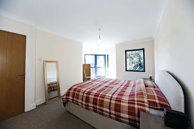 Photo 3 — Edison Road, Bromley, BR2