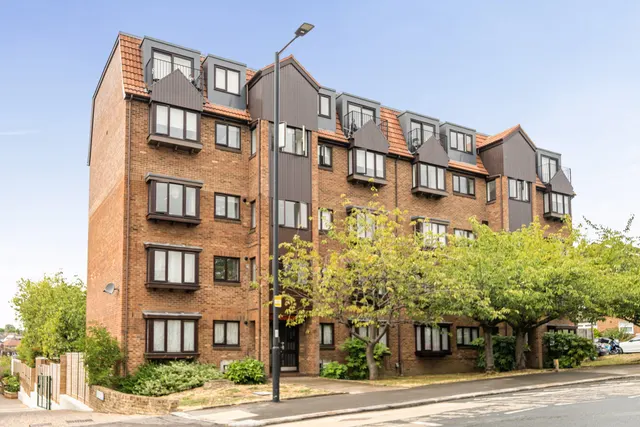 Chase Road, Southgate, N14, photo 1