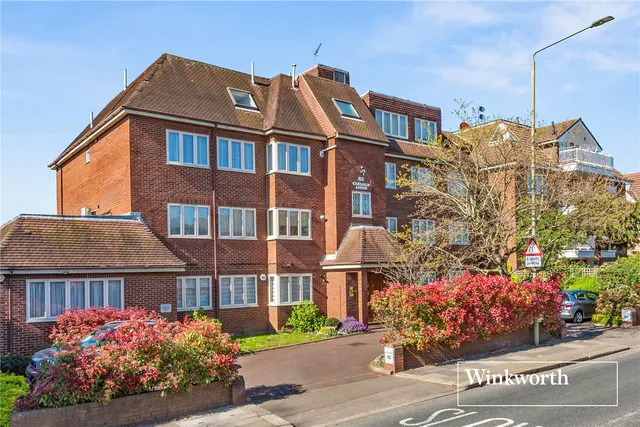 Hendon Lane, Finchley, London, N3, photo 1
