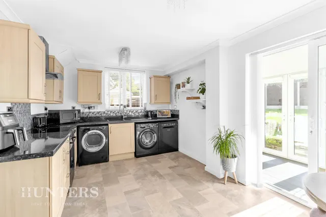 Fairfax Drive, Smithy Bridge, OL15, photo 3
