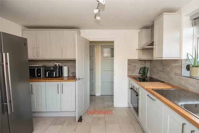 Photo 3 — Lime Grove, Bromsgrove, B61 8LX