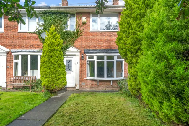 Peterhouse Walk, Ashton-In-Makerfield, WN4, photo 1