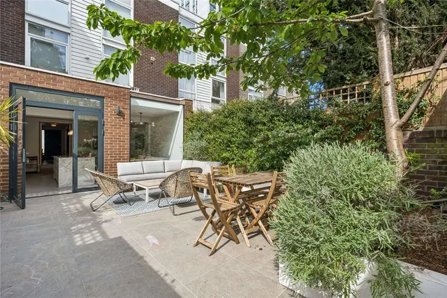 Hornby Close, Swiss Cottage, NW3, photo 1