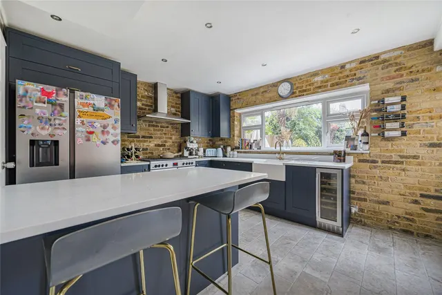 Axminster Crescent, Welling, DA16, photo 1