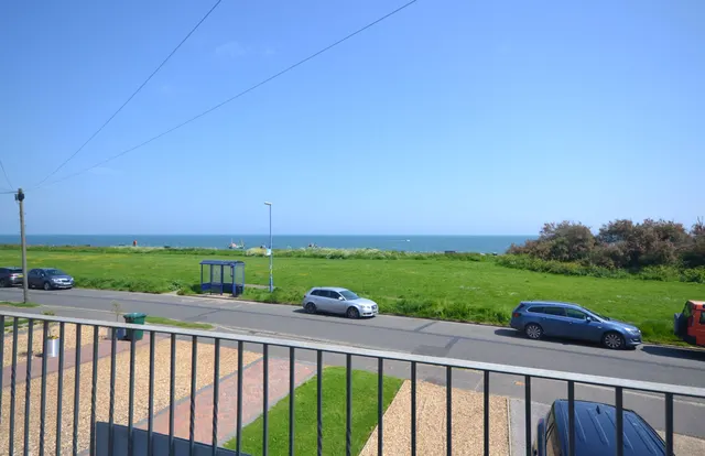 Kingsway, Selsey, PO20, photo 1