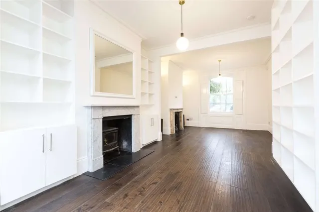 Photo 2 — Mildmay Grove North, London, N1 4RH
