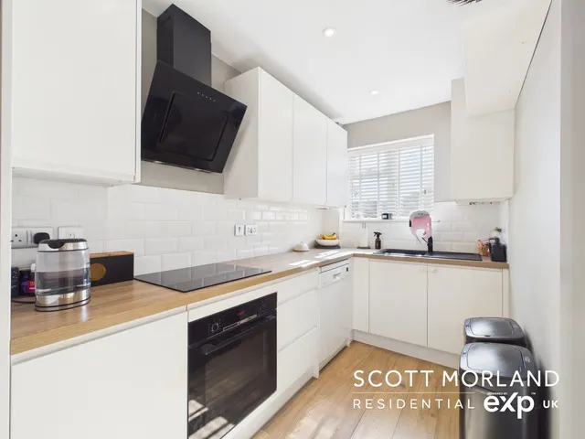 South Ham Road, Basingstoke, RG22, photo 3