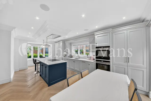 Photo 2 — Holly Hill Drive, Sunningdale, Ascot, SL5