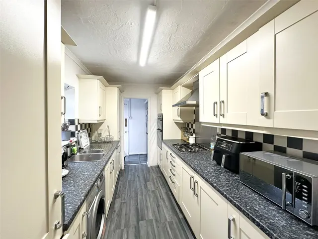 Knockhall Chase, Greenhithe, DA9, photo 3
