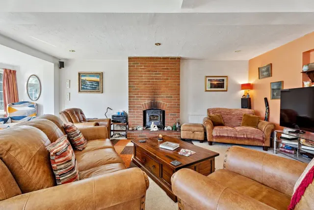 Photo 3 — Rayners Avenue, Loudwater, High Wycombe, HP10 9SL