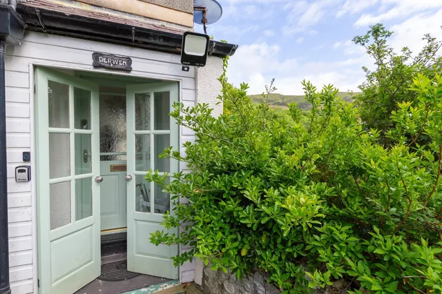 Marine Terrace, Conwy, LL34, photo 2