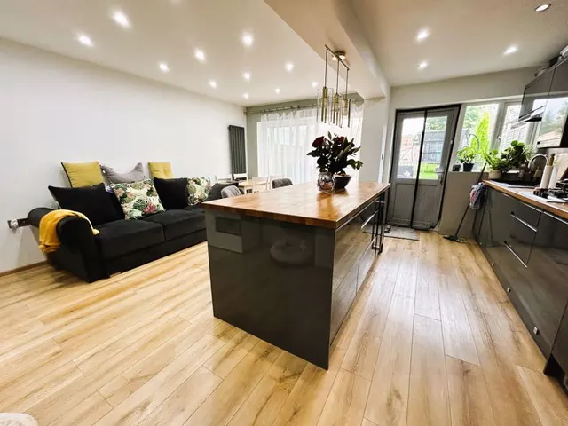 Lindon Road, Brownhills, WS8, photo 3