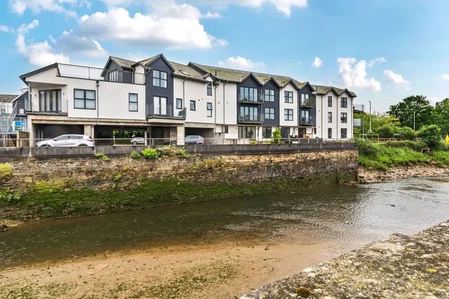 3 bedroom flat, Brunswick Wharf North Walk, Barnstaple, EX31