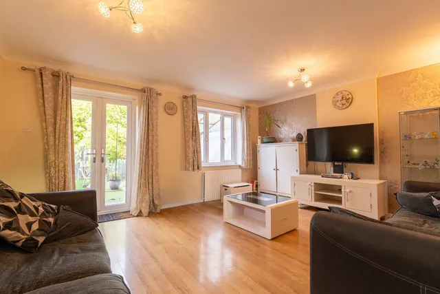 Maltings Close, Alton, GU34, photo 2