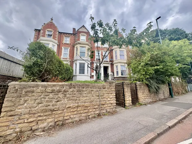 Woodborough Road, NG3, photo 1