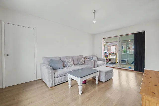 Woodnewton Drive, Evington, LE5, photo 3