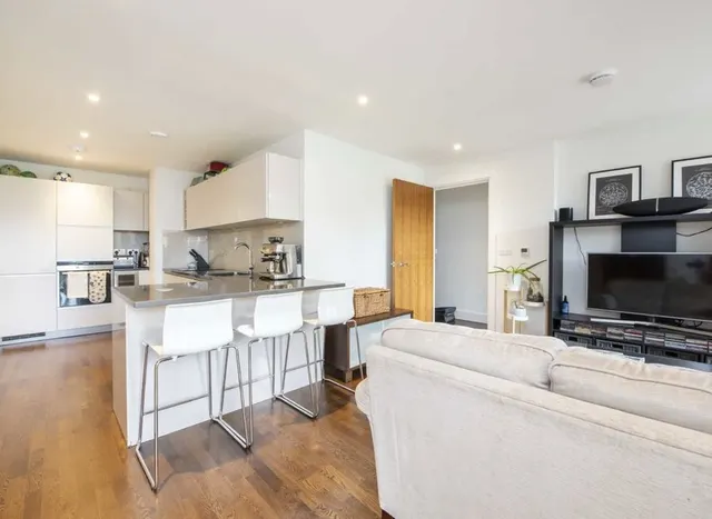 Henry Macaulay Avenue, Kingston Upon Thames, KT2, photo 3